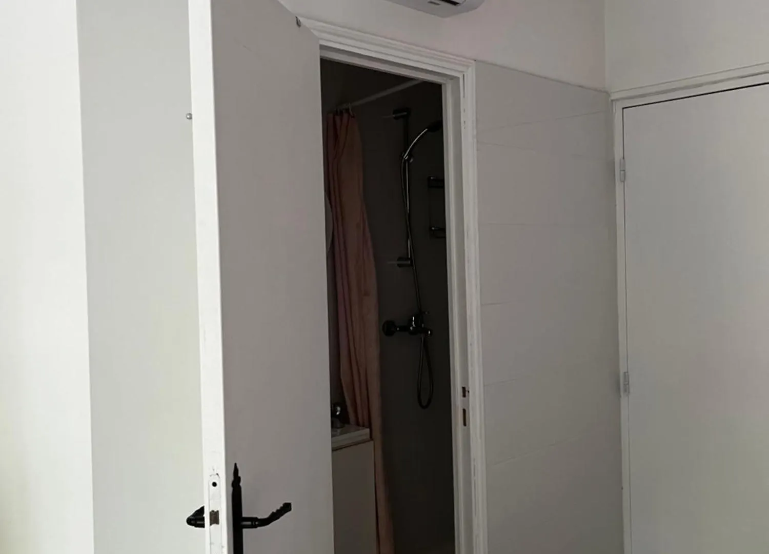Chez Mia Хостел Париж