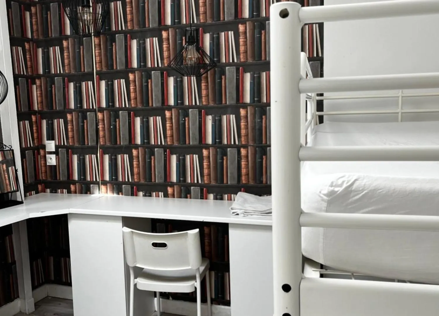 Chez Mia Hostel *