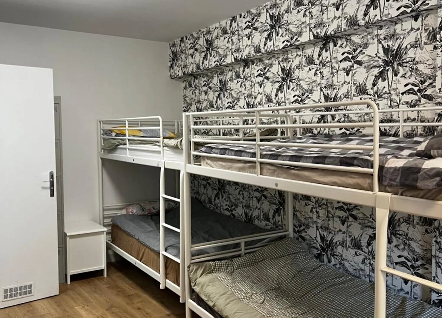 Chez Mia Hostel *
